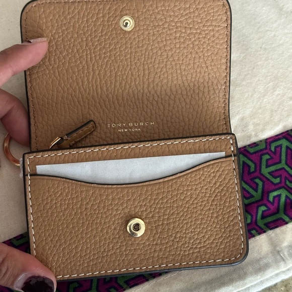 New TORY BURCH THEA FLAP CARD CASE only new ivory available rest sold out - Picture 7 of 10